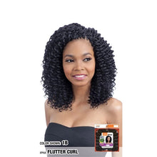 Model Model GLANCE Synthetic Braid 2X Wand Curl Flutter Curl